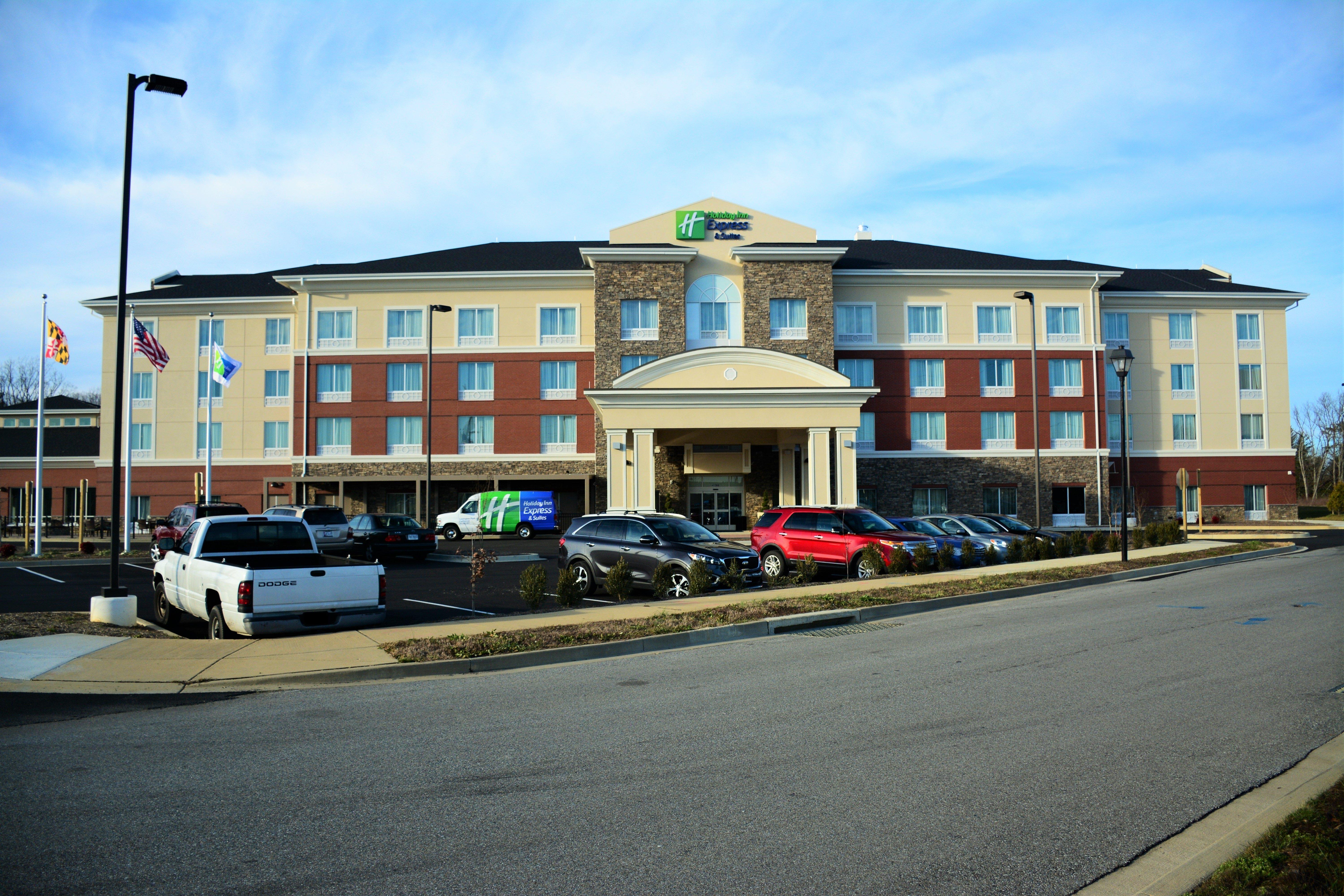 Holiday Inn Express & Suites Lexington Park California By Ihg Exterior foto